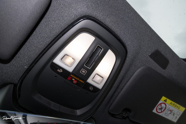 Volvo XC40 Recharge Ultimate 70 kWh | Zwenkbare trekhaak | Panorama dak | Memory | Adaptieve cruise | Blis | Memory |