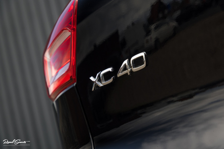 Volvo XC40 Recharge Ultimate 70 kWh | Zwenkbare trekhaak | Panorama dak | Memory | Adaptieve cruise | Blis | Memory |