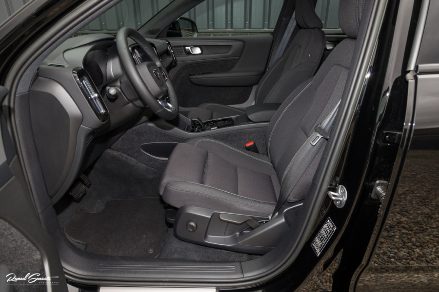 Volvo XC40 Recharge Plus 70 kWh | Adaptieve cruise | Blis | 19 Inch | Full LED |