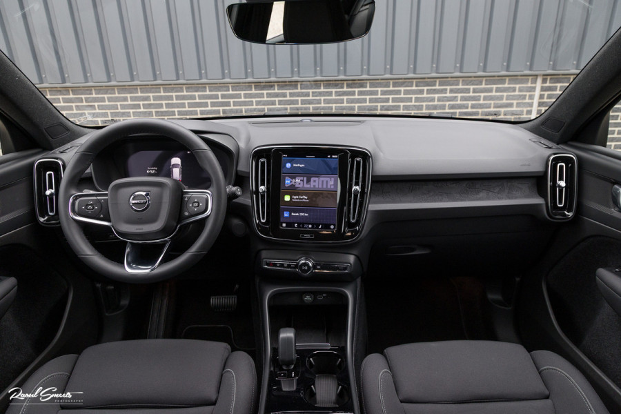 Volvo XC40 Recharge Plus 70 kWh | Adaptieve cruise | Blis | 19 Inch | Full LED |