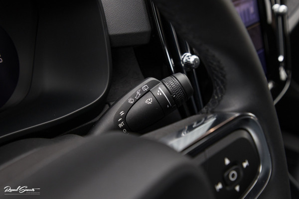 Volvo XC40 Recharge Plus 70 kWh | Adaptieve cruise | Blis | 19 Inch | Full LED |