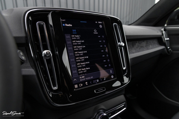 Volvo XC40 Recharge Plus 70 kWh | Adaptieve cruise | Blis | 19 Inch | Full LED |
