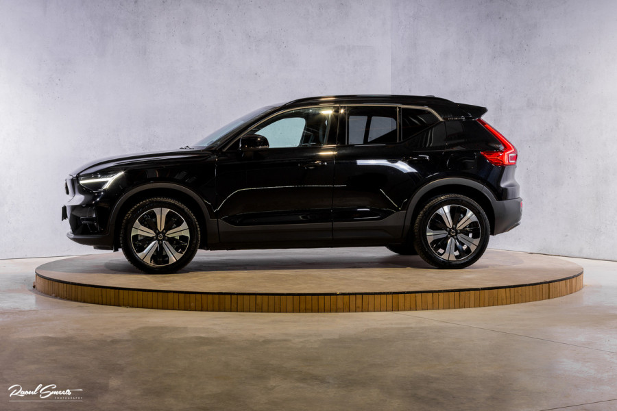 Volvo XC40 Recharge Plus 70 kWh  | Zwenkbare trekhaak | Adaptieve cruise | Blis | Full LED |