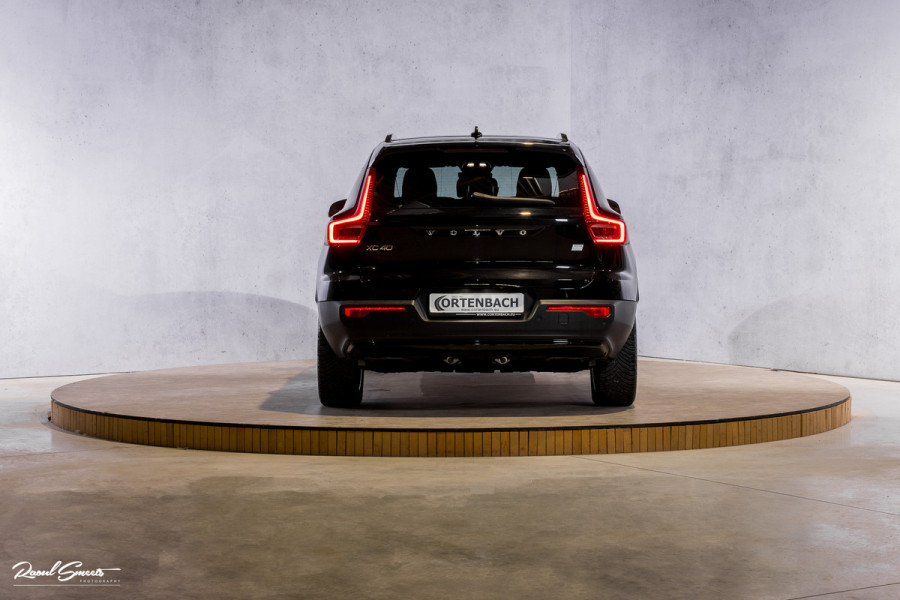 Volvo XC40 Recharge Plus 70 kWh  | Zwenkbare trekhaak | Adaptieve cruise | Blis | Full LED |