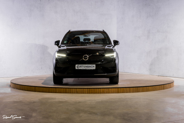 Volvo XC40 Recharge Plus 70 kWh  | Zwenkbare trekhaak | Adaptieve cruise | Blis | Full LED |