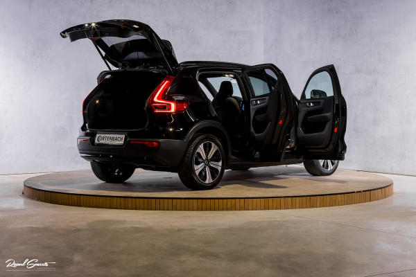 Volvo XC40 Recharge Plus 70 kWh  | Zwenkbare trekhaak | Adaptieve cruise | Blis | Full LED |