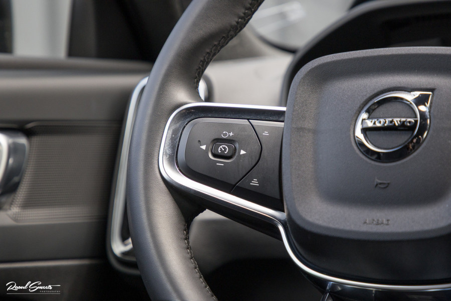 Volvo XC40 Recharge Plus 70 kWh  | Zwenkbare trekhaak | Adaptieve cruise | Blis | Full LED |