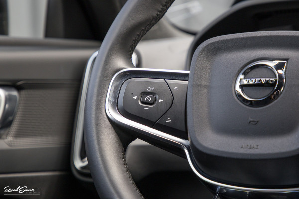 Volvo XC40 Recharge Plus 70 kWh  | Zwenkbare trekhaak | Adaptieve cruise | Blis | Full LED |