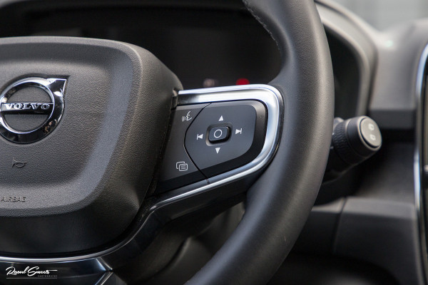Volvo XC40 Recharge Plus 70 kWh  | Zwenkbare trekhaak | Adaptieve cruise | Blis | Full LED |