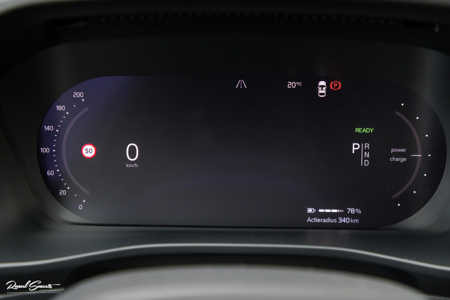 Volvo XC40 Recharge Plus 70 kWh  | Zwenkbare trekhaak | Adaptieve cruise | Blis | Full LED |