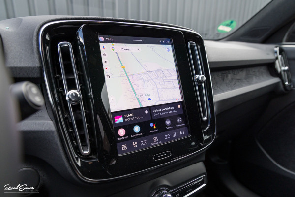 Volvo XC40 Recharge Plus 70 kWh  | Zwenkbare trekhaak | Adaptieve cruise | Blis | Full LED |