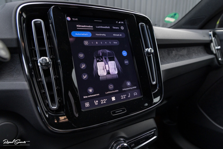Volvo XC40 Recharge Plus 70 kWh  | Zwenkbare trekhaak | Adaptieve cruise | Blis | Full LED |