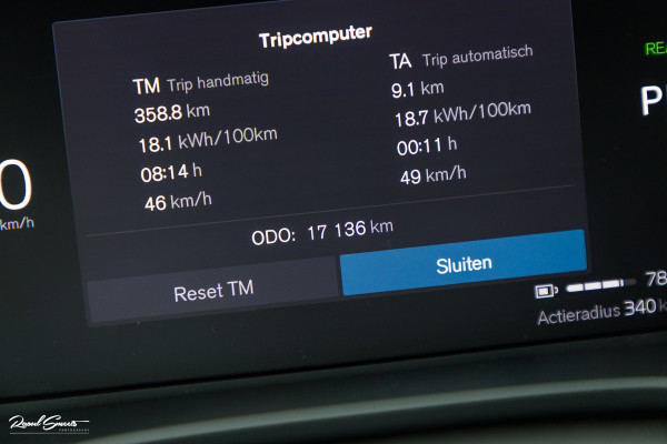 Volvo XC40 Recharge Plus 70 kWh  | Zwenkbare trekhaak | Adaptieve cruise | Blis | Full LED |