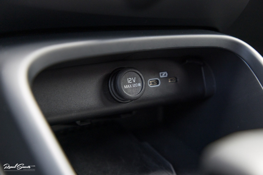 Volvo XC40 Recharge Plus 70 kWh  | Zwenkbare trekhaak | Adaptieve cruise | Blis | Full LED |