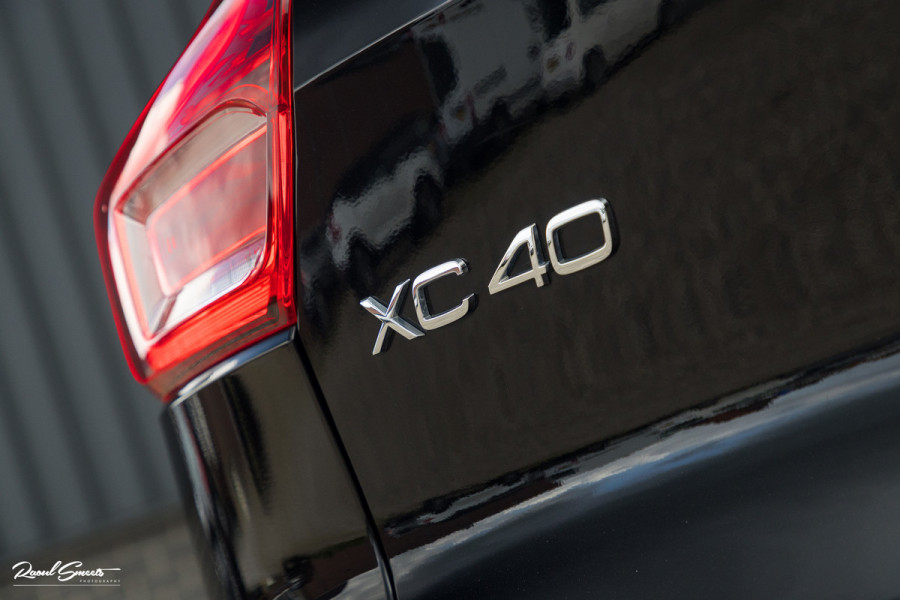 Volvo XC40 Recharge Plus 70 kWh  | Zwenkbare trekhaak | Adaptieve cruise | Blis | Full LED |