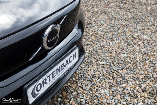 Volvo XC40 Recharge Plus 70 kWh  | Zwenkbare trekhaak | Adaptieve cruise | Blis | Full LED |