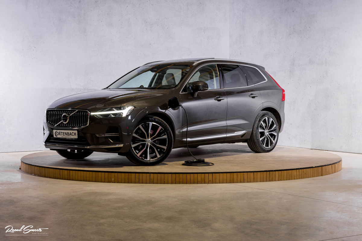 Volvo XC60 2.0 T8 Plug-in hybrid AWD Ultimate Bright Long Range | Luchtvering | Bowers&Wilkins | Panorama dak | Head-up | Stoelverkoeling+massage | Memory |