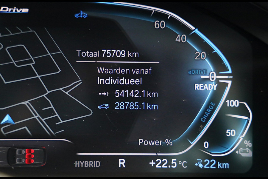 BMW 3 Serie Touring 320e M Line / Carbon / Bruin Leder / Navi / Camera / Cruise Control / F1 / Open Panorama / Led / Pdc / 19 Inch