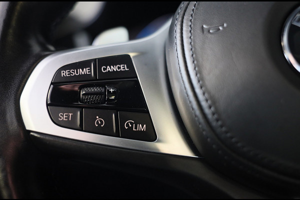 BMW 3 Serie Touring 320e M Line / Carbon / Bruin Leder / Navi / Camera / Cruise Control / F1 / Open Panorama / Led / Pdc / 19 Inch