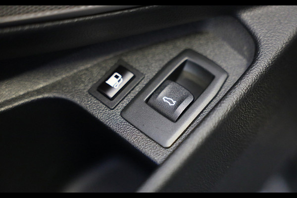BMW 3 Serie Touring 320e M Line / Carbon / Bruin Leder / Navi / Camera / Cruise Control / F1 / Open Panorama / Led / Pdc / 19 Inch