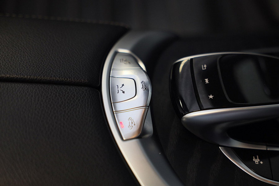 Mercedes-Benz C-Klasse Cabrio 180 AMG Line / AUT / AIRSCARF / 360 Camera / Leder / Navi / Ecc / Led / Pdc / Allu Velgen