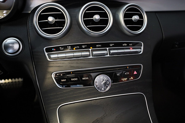 Mercedes-Benz C-Klasse Cabrio 180 AMG Line / AUT / AIRSCARF / 360 Camera / Leder / Navi / Ecc / Led / Pdc / Allu Velgen
