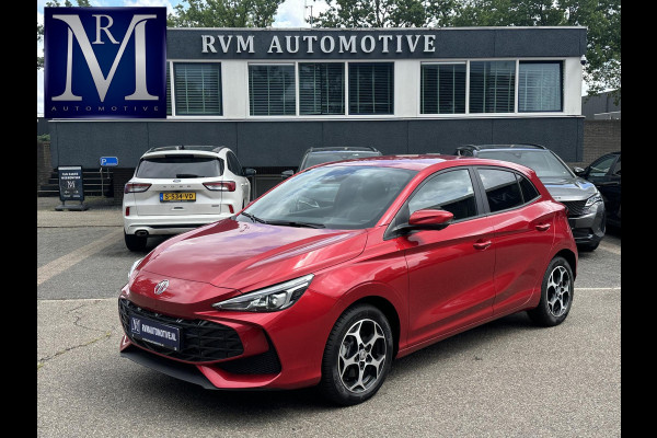MG MG3 Hybrid+ 1.5 Hybrid+ Luxury VAN: 23.900,- VOOR: 21.330,- UW WKVOORDEEL: 2.570,- | 7 JAAR MG FABRIEKS GARANTIE TM 02-2032 | STOEL + STUURVERWARMING | 360 CAMERA | ADAP. CRUISE | DODE HOEK | KEYLESS | APPLE CARPLAY |