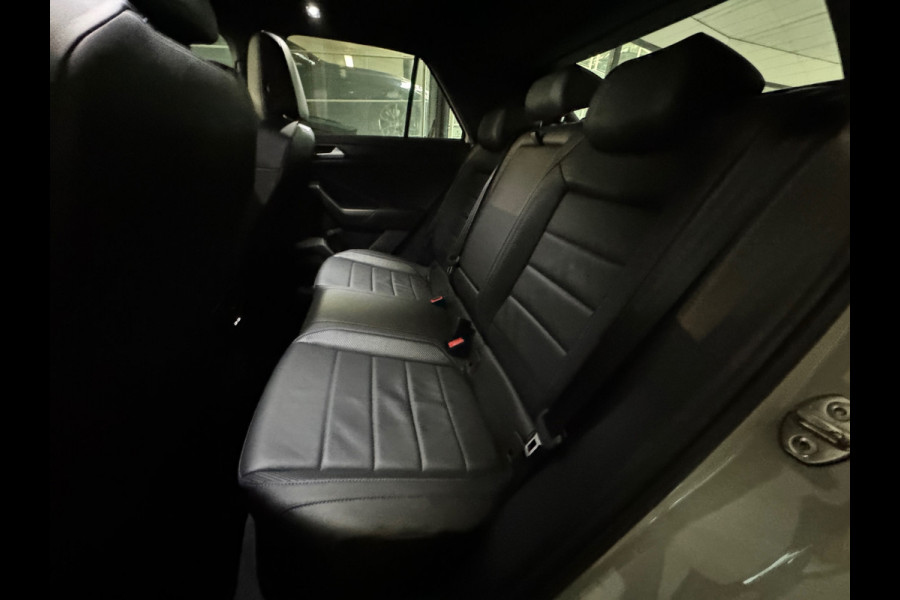 Volkswagen T-Roc 2.0 TSI 4Motion R Pano|Memory|Akrapovic|Keyless