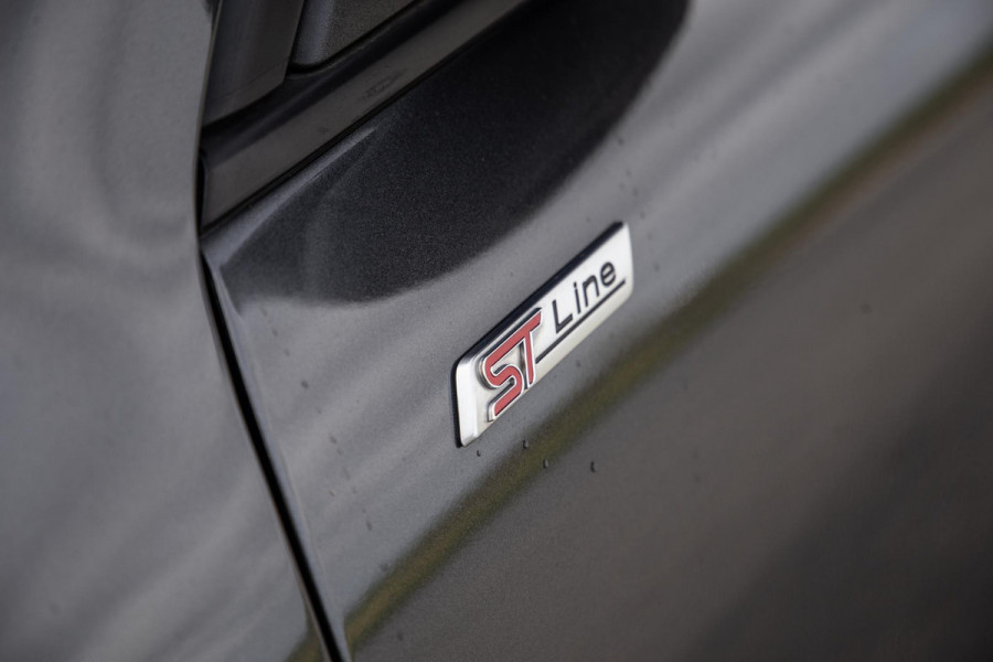 Ford Kuga 2.5 PHEV ST-Line PANORAMADAK / CARPLAY / TREKHAAK / DEALER ONDERHOUDEN / CAMERA