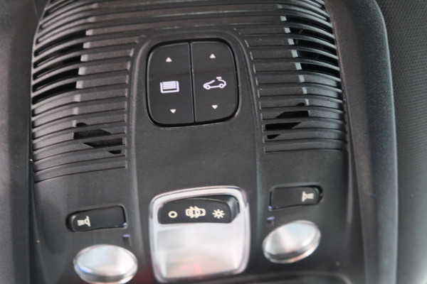 Peugeot 3008 1.6 HYbrid 225 GT Automaat - N.A.P. Airco, Cruise, Camera, Virtual Display, Stoelverwarming.