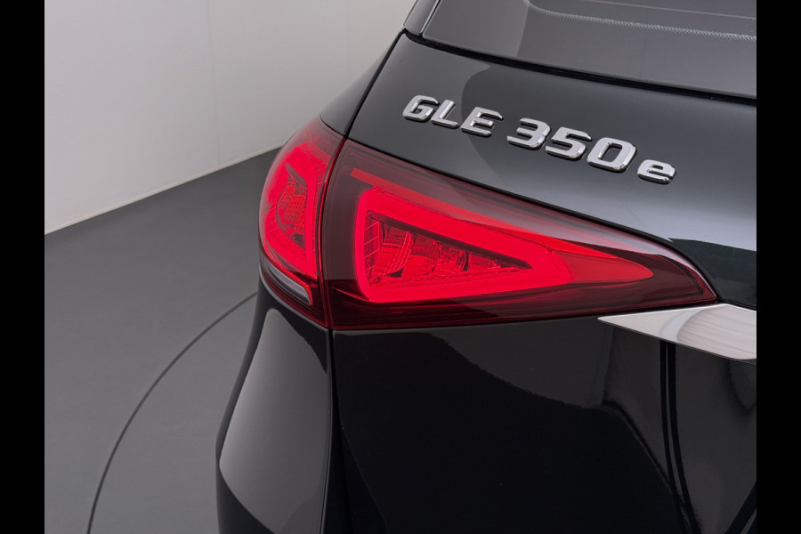 Mercedes-Benz GLE 350e AMG // Trekhaak // SoH 97,4% // Panoramadak // Distronic // 360 Camera // Rij Assistentiepakket // Carplay // Keyless entry