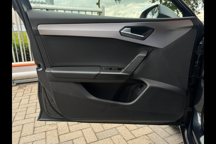 Seat Leon 1.4 TSI eHybrid PHEV FR Business Intense SOH 94,13% / PANORAMADAK / CAMERA / STOELVERWARMING / CARPLAY / NAVI