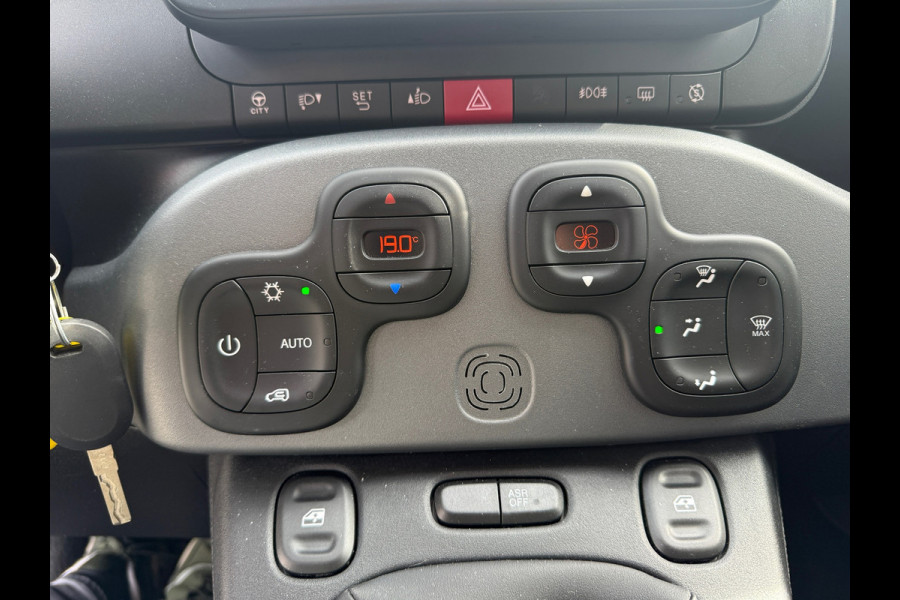 Fiat Panda 1.0 Hybrid City Cross CAMERA 4S BANDEN (BOVAG/RIJKLAARPRIJS)