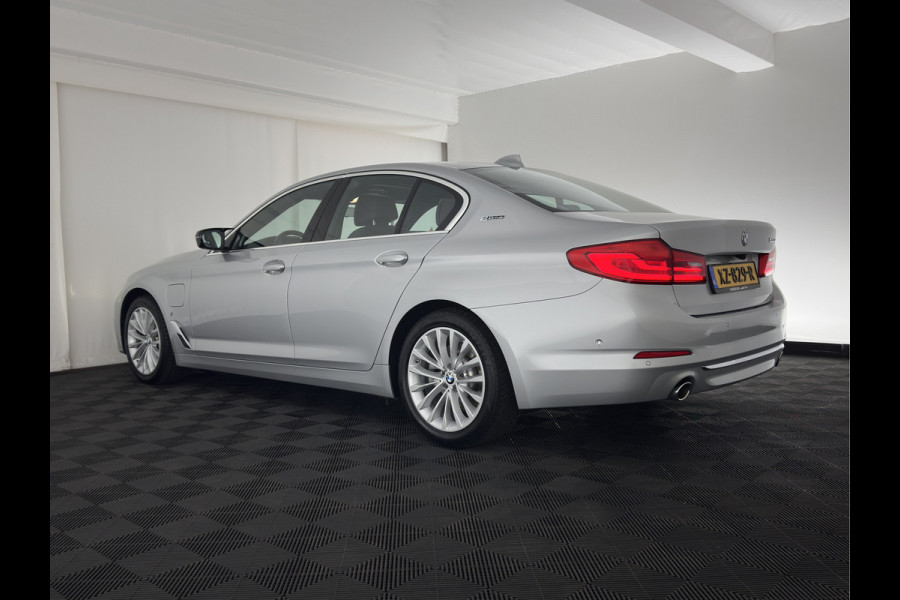 BMW 5 Serie 530e iPerformance High Executive (Plug-in) Aut.*PANO | LEATHER | FULL-LED | TOPVIEW | KEYLESS | HARMAN/KARDON | BLINDSPOT | MEMORY-PACK | HEATED-COMFORTSEATS | DIGI-COCKPIT | AMBIENTLIGHT | NAVI-FULLMAP | 20''ALU*