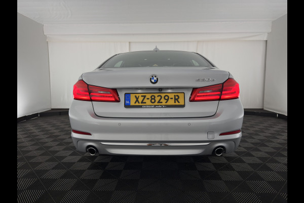 BMW 5 Serie 530e iPerformance High Executive (Plug-in) Aut.*PANO | LEATHER | FULL-LED | TOPVIEW | KEYLESS | HARMAN/KARDON | BLINDSPOT | MEMORY-PACK | HEATED-COMFORTSEATS | DIGI-COCKPIT | AMBIENTLIGHT | NAVI-FULLMAP | 20''ALU*
