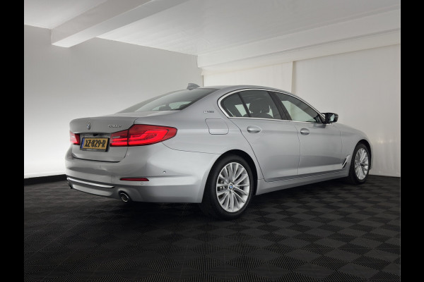 BMW 5 Serie 530e iPerformance High Executive (Plug-in) Aut.*PANO | LEATHER | FULL-LED | TOPVIEW | KEYLESS | HARMAN/KARDON | BLINDSPOT | MEMORY-PACK | HEATED-COMFORTSEATS | DIGI-COCKPIT | AMBIENTLIGHT | NAVI-FULLMAP | 20''ALU*