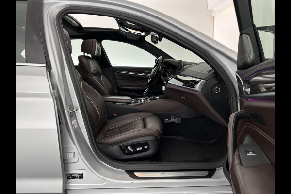BMW 5 Serie 530e iPerformance High Executive (Plug-in) Aut.*PANO | LEATHER | FULL-LED | TOPVIEW | KEYLESS | HARMAN/KARDON | BLINDSPOT | MEMORY-PACK | HEATED-COMFORTSEATS | DIGI-COCKPIT | AMBIENTLIGHT | NAVI-FULLMAP | 20''ALU*