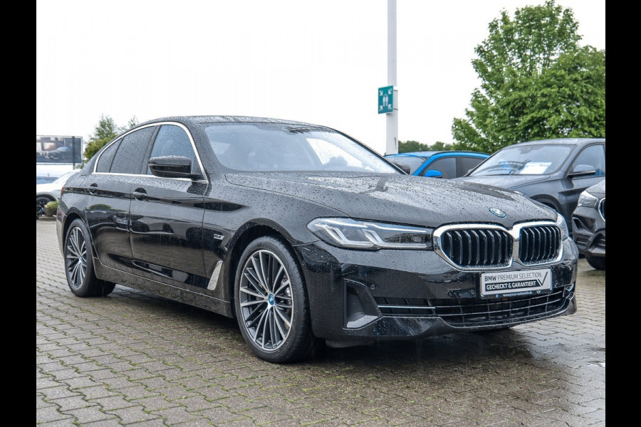 BMW 5 Serie 530e Limousine ** LASER, LEDER, NAVI+, HuD, 19-inch LMV, KEYLESS, ALARM ** UNFALLFREI ** ** INFORMEER OOK NAAR ONZE AANTREKKELIJKE FINANCIAL-LEASE TARIEVEN **