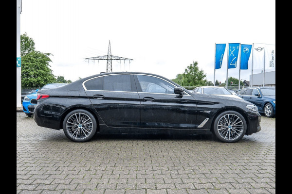 BMW 5 Serie 530e Limousine ** LASER, LEDER, NAVI+, HuD, 19-inch LMV, KEYLESS, ALARM ** UNFALLFREI ** ** INFORMEER OOK NAAR ONZE AANTREKKELIJKE FINANCIAL-LEASE TARIEVEN **