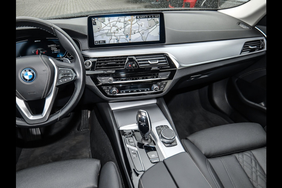 BMW 5 Serie 530e Limousine ** LASER, LEDER, NAVI+, HuD, 19-inch LMV, KEYLESS, ALARM ** UNFALLFREI ** ** INFORMEER OOK NAAR ONZE AANTREKKELIJKE FINANCIAL-LEASE TARIEVEN **