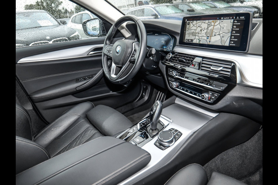 BMW 5 Serie 530e Limousine ** LASER, LEDER, NAVI+, HuD, 19-inch LMV, KEYLESS, ALARM ** UNFALLFREI ** ** INFORMEER OOK NAAR ONZE AANTREKKELIJKE FINANCIAL-LEASE TARIEVEN **