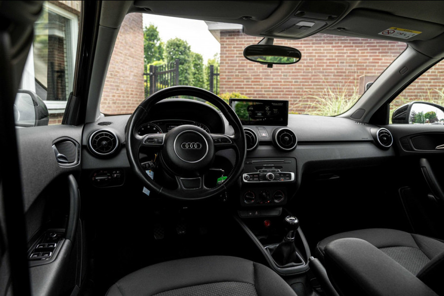 Audi A1 Sportback 1.0 TFSI Adrenalin 95 PK S-Line App-Connect Navi Airco 17''