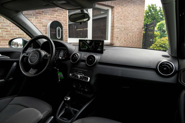 Audi A1 Sportback 1.0 TFSI Adrenalin 95 PK S-Line App-Connect Navi Airco 17''