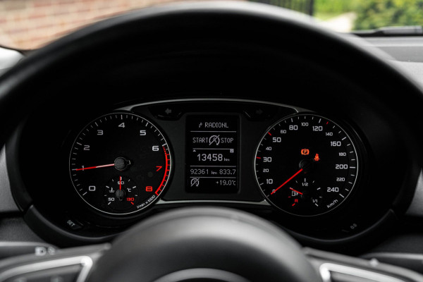 Audi A1 Sportback 1.0 TFSI Adrenalin 95 PK S-Line App-Connect Navi Airco 17''