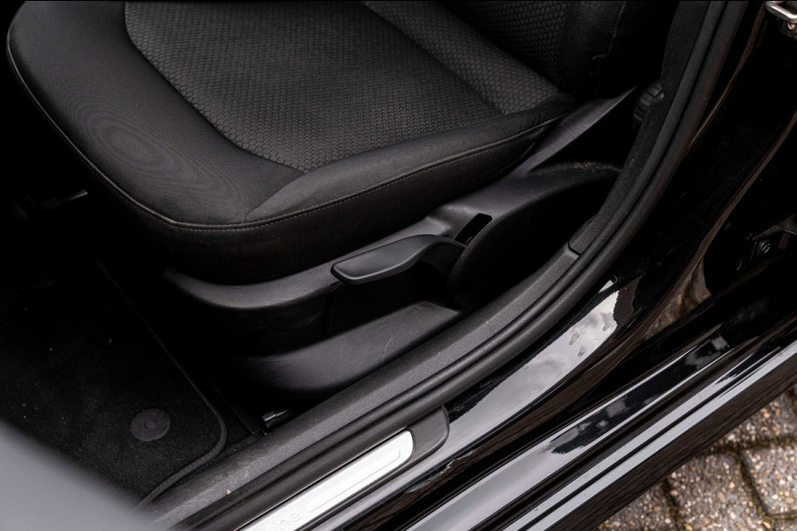 Audi A1 Sportback 1.0 TFSI Adrenalin 95 PK S-Line App-Connect Navi Airco 17''