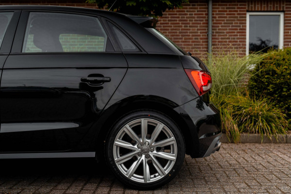 Audi A1 Sportback 1.0 TFSI Adrenalin 95 PK S-Line App-Connect Navi Airco 17''