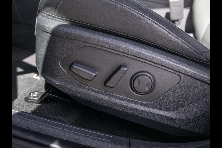 Kia Sportage 1.6 T-GDi Plug-in Hybrid AWD Dark Edition l Lederlook bekleding l Stoel Stuur verwarming l Dark chrome accenten l