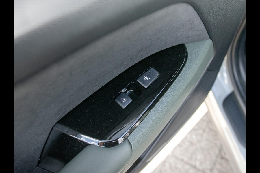 Kia Sportage 1.6 T-GDi Plug-in Hybrid AWD Dark Edition l Lederlook bekleding l Stoel Stuur verwarming l Dark chrome accenten l