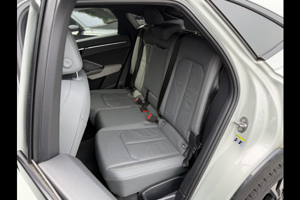 Audi Q3 Sportback 45 TFSI quattro edition one | Panoramadak | 360* Camera | Bang & Olufsen | Elektrische Achterklep | DAB |