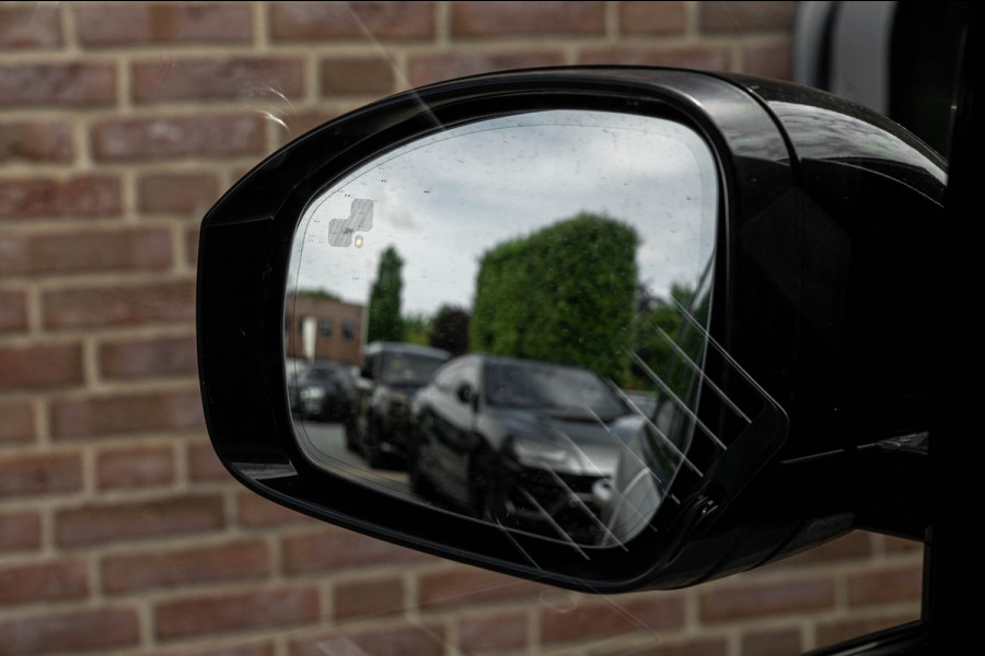 Land Rover Range Rover P400e Limited Edition 404 PK SVO Kleur Pano Soft-Close Keyless Meridian 21''